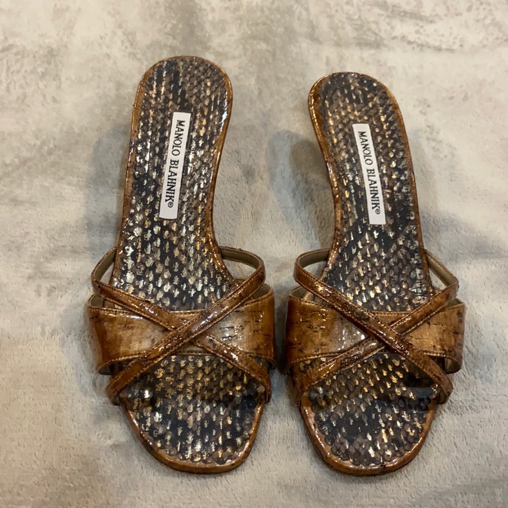 Manolo Blahnik sandals/kitten heels size 37 (6/6.5)